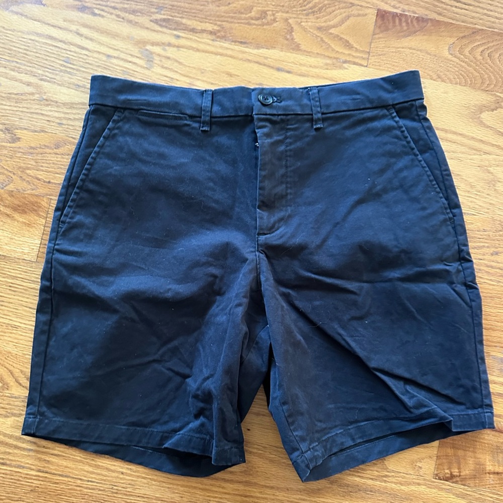 Mens GAP Flat Front Khaki Short - 8" - NWT